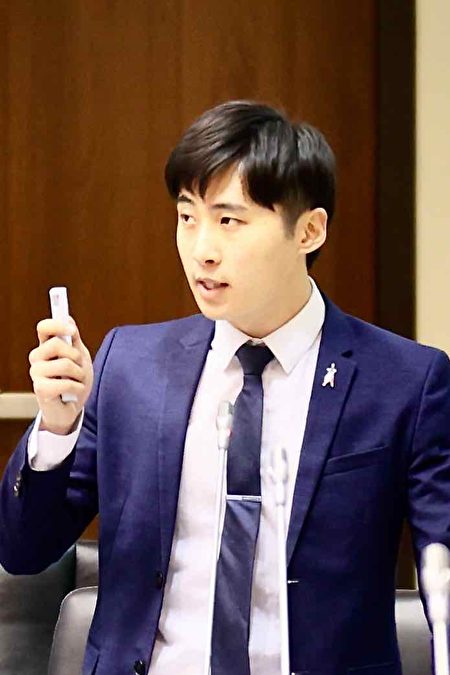 苗縣議員曾玟學對新建道路交通號誌規劃、頭份大橋改善工程問題與苗21線修護提出建議