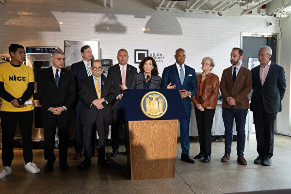 紐約州長市長聯合呼籲聯邦 加速頒發尋求庇護者工卡