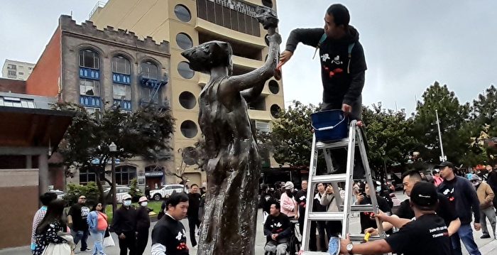 清洗民主女神像 大陆走线者“实现夙愿”