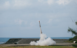“淡江一型”科研火箭 屏东首度试射成功