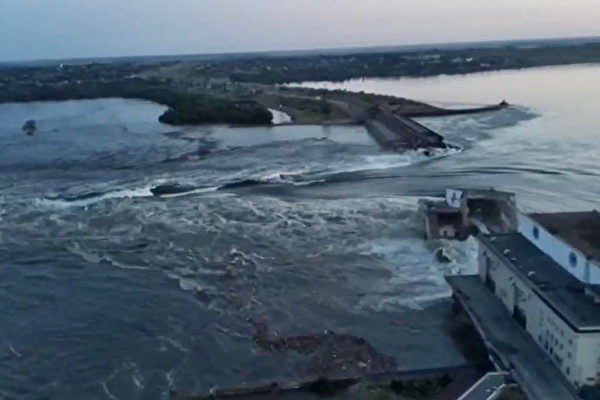 乌克兰水坝溃堤 乌军称目睹俄军被洪水冲走