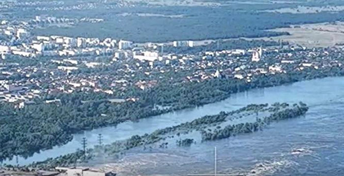 组图：乌克兰大坝被炸后决堤