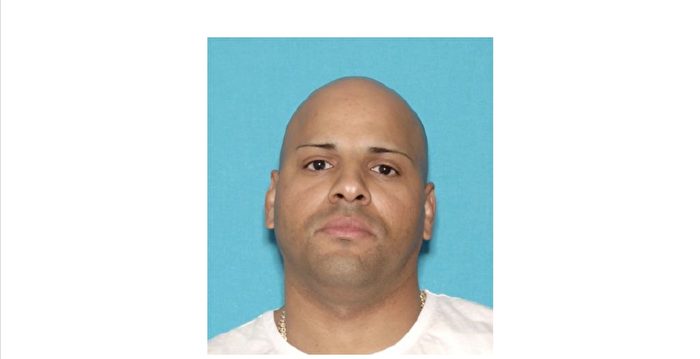 暴力团伙盯上亚裔小商家 纽约前警探协助作案