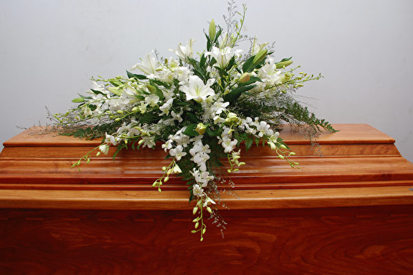 厄瓜多老婦被宣告死亡 在棺材內奇蹟甦醒