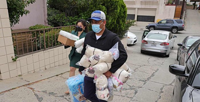 德州再送非法移民 40余人抵洛杉矶中国城