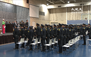 休斯頓新屆警員畢業 局長訓話強調尊重多元