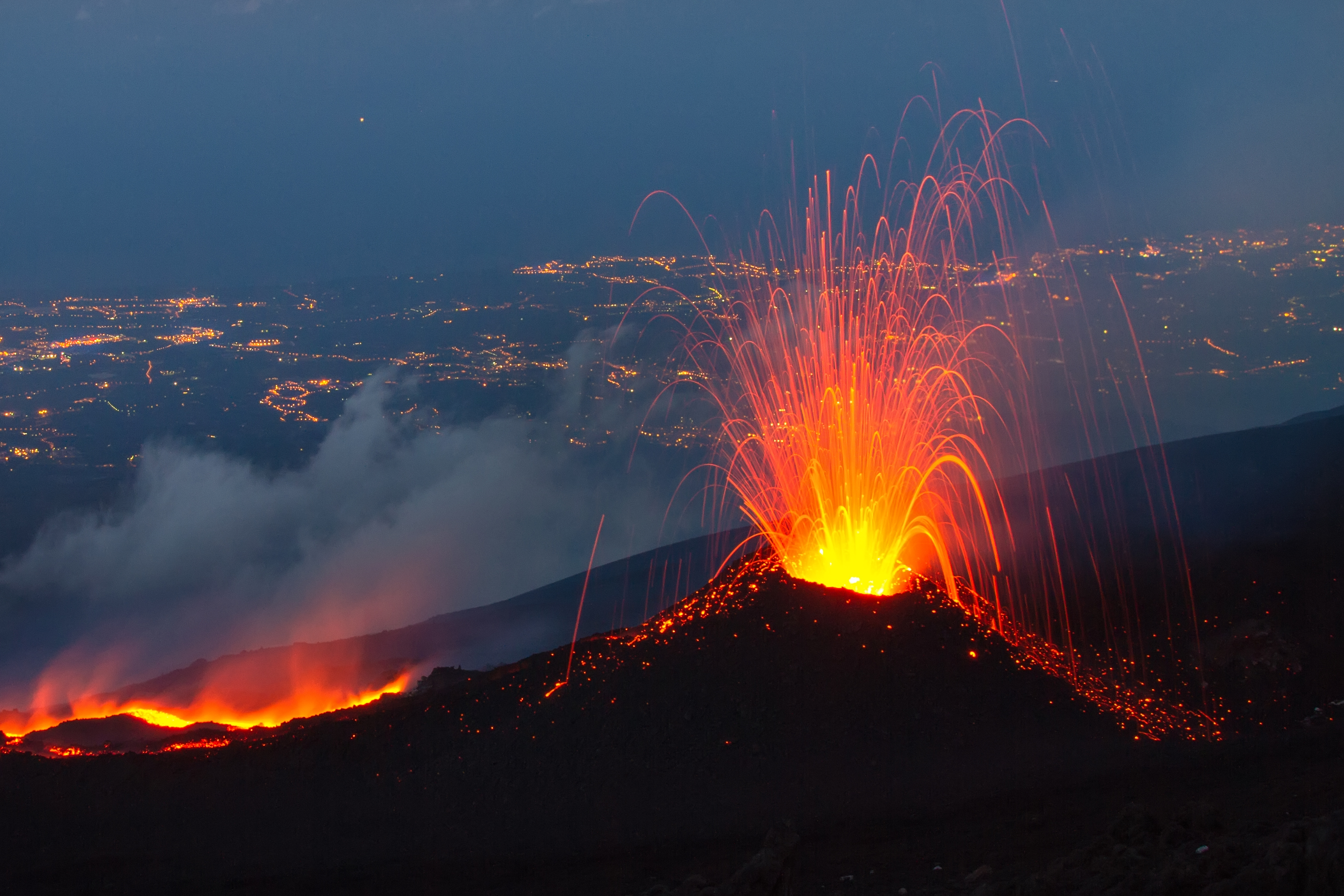 火山爆發示意圖。(Shutterstock)