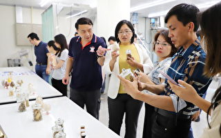 越南国家药用材料研究所团队至嘉大取经