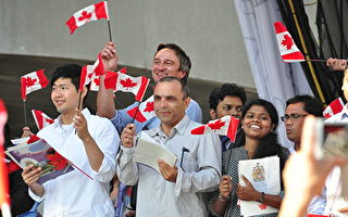 创纪录 加拿大今年首季接收14.5万新移民
