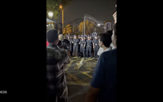 上海小区居民维权多日 警民爆发激烈冲突