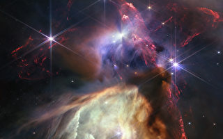 NASA公布韦伯新照片 揭50颗恒星诞生美景
