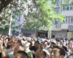 【一线采访】西安家长大规模抗议回流生事件