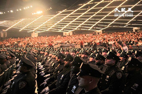 纽约市警察学院毕业典礼 82名亚裔加入警队