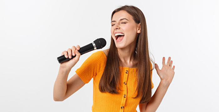 Ghanaian Woman Attempts to Break Guinness World Record for Longest Consecutive Singing: Afua Asantewaa’s 5-Day Challenge