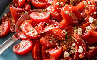 菜园的番茄成熟了 赶快来做这道番茄沙拉