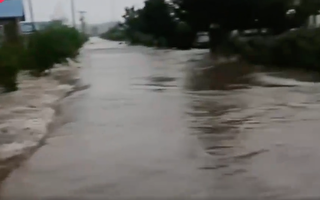黑省一村庄被洪水淹没 吉林舒兰副市长被冲走