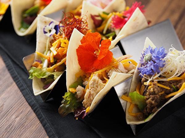 Texmex Tacos With Edible Flower