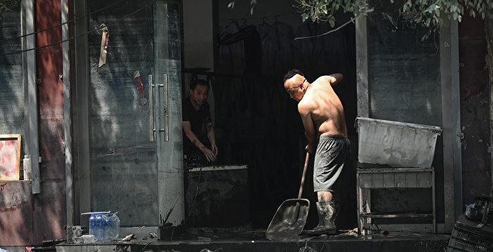 中共官员在洪水面前隐身 遭涿州灾民痛骂