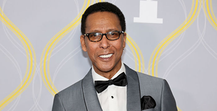 获奖演员罗恩·琼斯因肺部问题去世 享年66岁