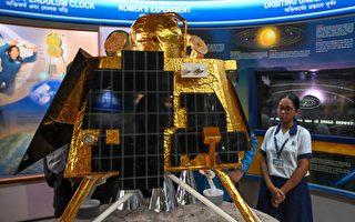 印度“月船3号”登陆月球 离南极更近