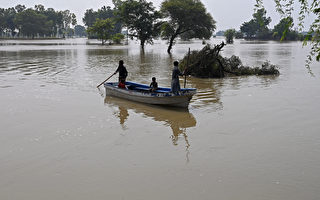组图：印度水坝泄洪致巴国水灾 逾10万人撤离