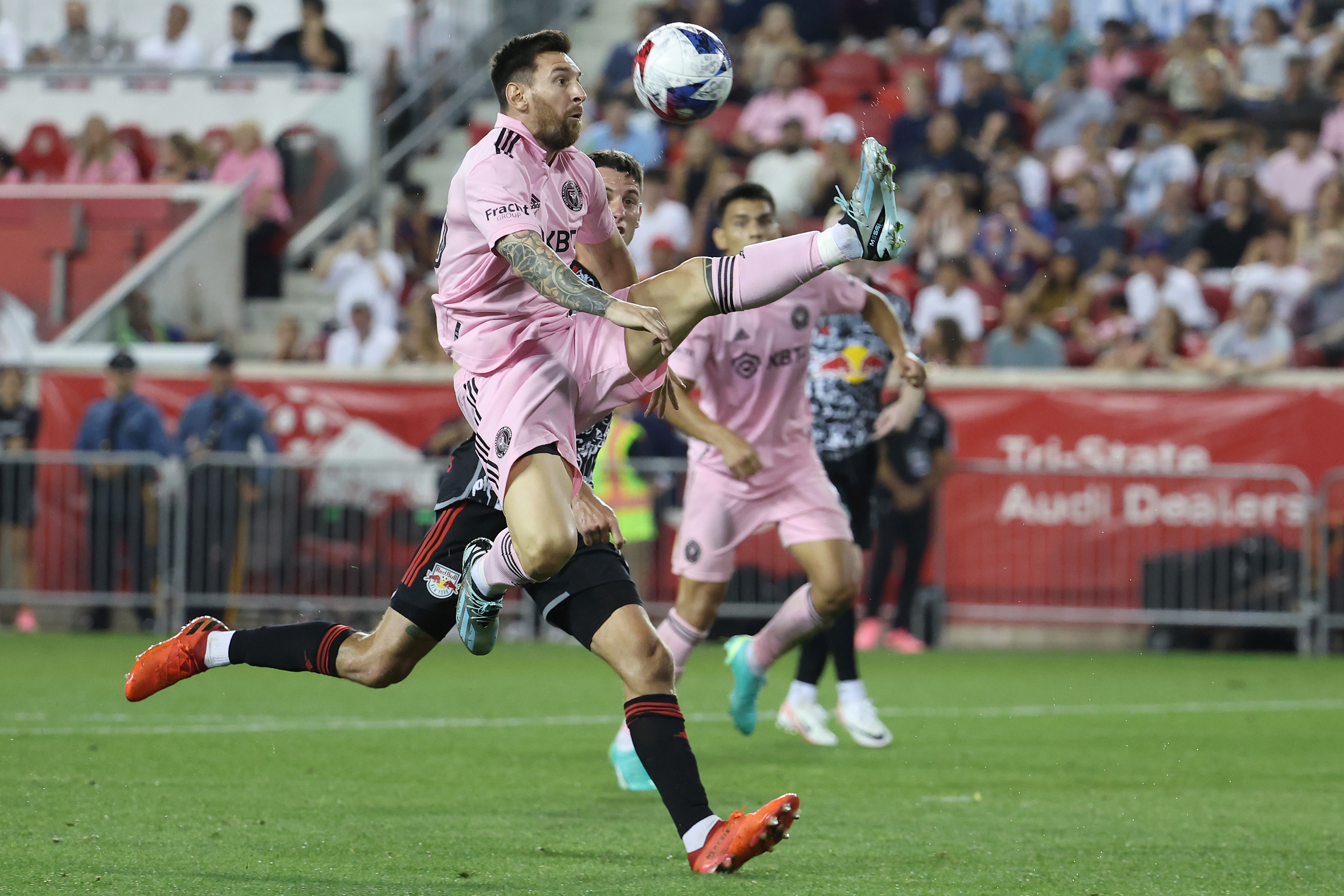 梅西助迈阿密国际获得近12轮联赛首胜| 大联盟| MLS | 首秀| 大紀元