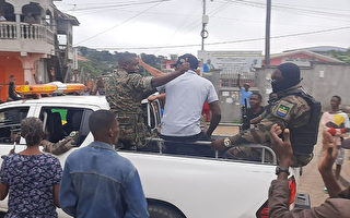 加蓬军官宣布夺取政权 解散所有国家机构