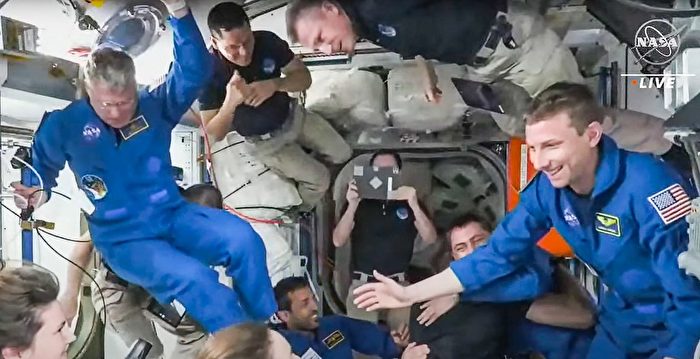 四名宇航员离开国际空间站 乘龙飞船返地球