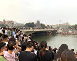 天津大爺跳水引萬人聚集圍觀 當局「維穩」喊停