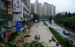 组图：海葵重创香港 降雨量破139年最高纪录