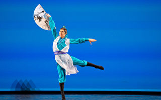 组图：第十届中国古典舞初赛 少年男子组风采