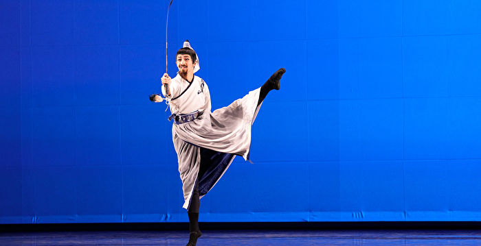 “身带手，胯带腿”演绎中国古典舞的精髓