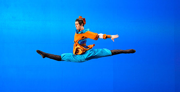 组图：第十届中国古典舞复赛 青年男子组风采