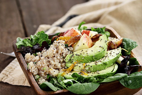 Quinoa Avocado And Apple Salad Perfect For The Detox Diet