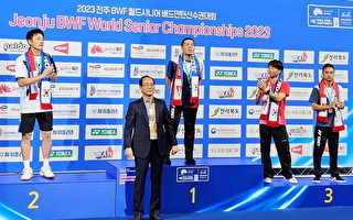 嘉大杨家豪夺2023世界羽球赛单双打冠亚军