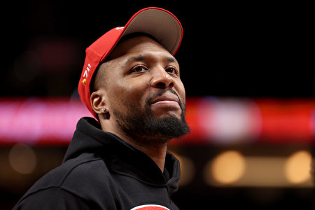 NBA：利拉德告別開拓者 赴雄鹿聯手字母哥