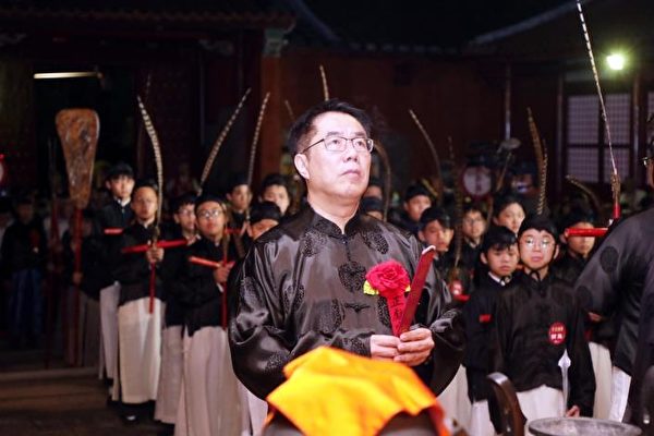 组图：台湾各地举行祭孔大典 庆祝教师节