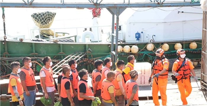 大陆渔船越界捕鱼 遭台湾海巡扣船逮17人
