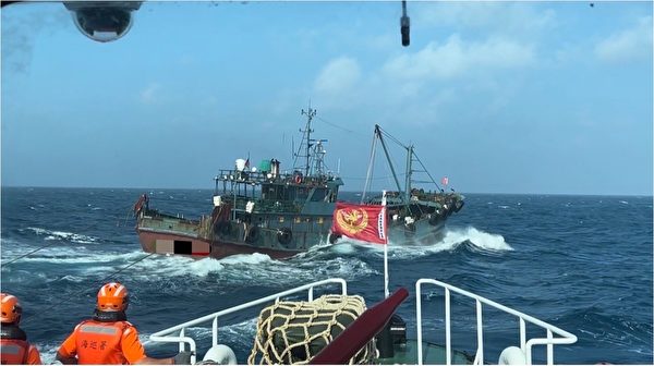 台灣海巡艇取締越界大陸漁船 扣船抓17人