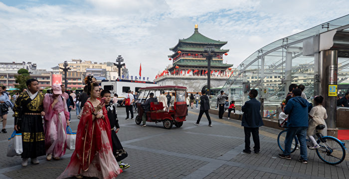 中共称十一长假人潮涌 学者:难提振经济