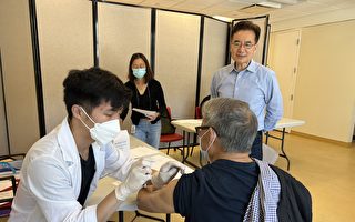 福壽老人中心免費給老人打新版新冠和流感疫苗