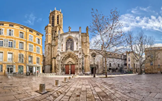 法国艾克斯大教堂：与众不同的哥特式教堂