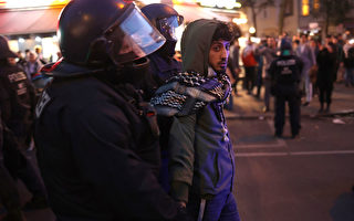 柏林反以色列示威变暴乱 数十位警察受伤