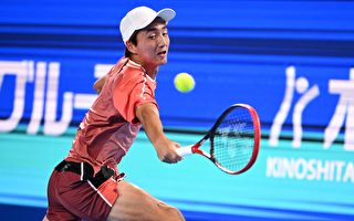 组图：日本网球公开赛 望月慎太郎晋级8强