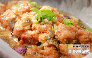 【厨娘香Q秀】辣椒纸包鸡和凤尾虾绍子豆签面