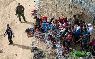 德州起诉国土安全部剪断铁丝网放非法移民入境