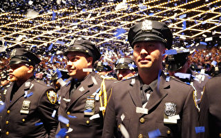 纽约市警校毕典 华裔警员将添五新人