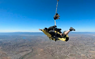 万呎高空交付身心 美军邀民众体验极限跳伞