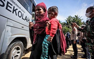緬甸難民船抵印尼 約100名羅興亞人獲救