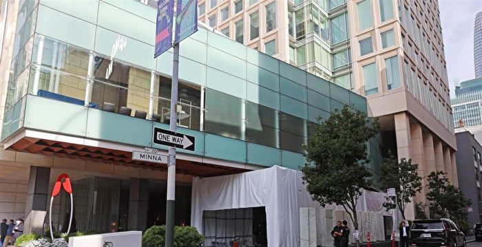 组图:APEC峰会 场外多团体抗议中共暴行